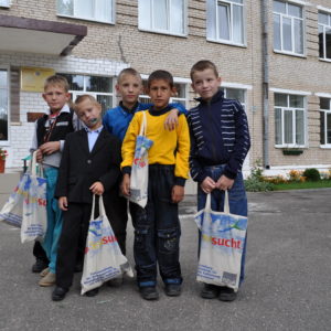 Kinder im Waisenhaus Radun